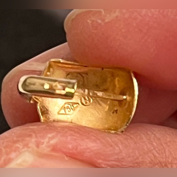 18k hoop earrings engraved with a design - Picture 3 of 8